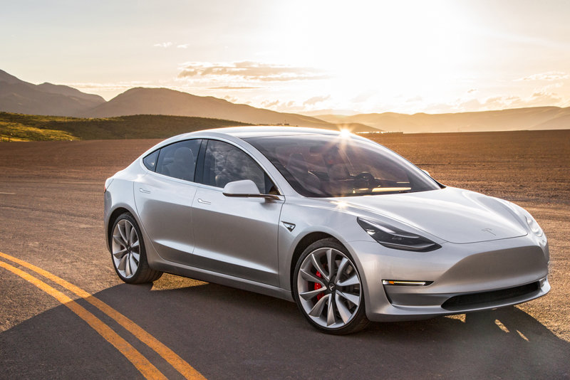 Tesla da luz verde a la producción masiva del Model 3.