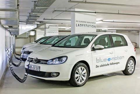 Volkswagen inicia tres días de pruebas del Golf eléctrico en Madrid