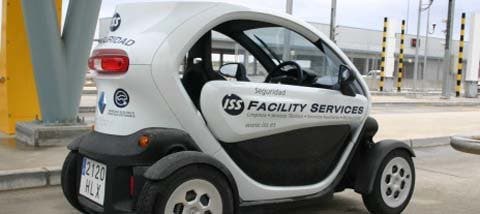 ISS España incorpora dos coches eléctricos Renault Twizy a su flota