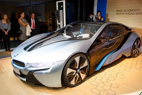 BMW presenta en Barcelona el BMW eléctrico i3 y el híbrido i8