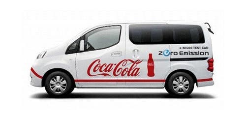 Nissan se asocia con Coca-Cola en Japón para probar la furgoneta 100% eléctrica e-nv200 antes de su lanzamiento comercial 