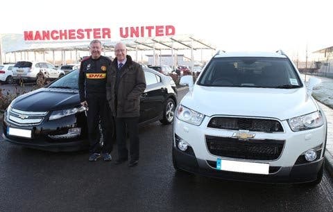 Sir Alex Ferguson recibe un Chevrolet Volt