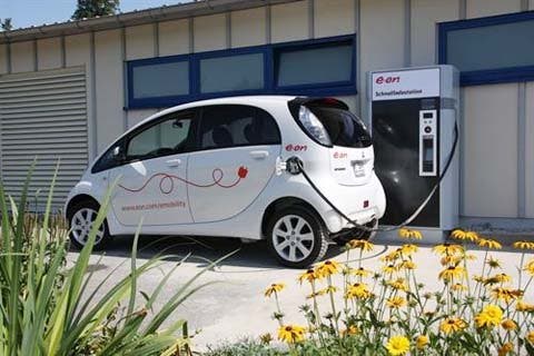 Hacienda podría gravar a los coches eléctricos para financiar la infraestructura
