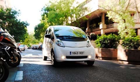 Vendo piso y regalo coche eléctrico