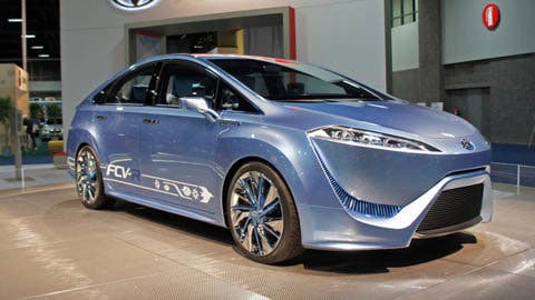 Toyota busca promover el coche de pila de combustible