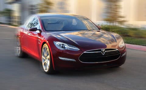 Tesla ofrece como coche de sustitución la gama más alta del Model S