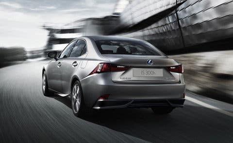 Lexus pone fin a la era diesel y apuesta por la tecnología híbrida