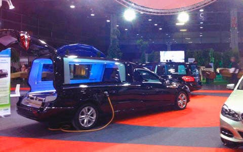 Clem Ecologic presenta el primer coche eléctrico fúnebre