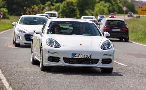 El Porsche Panamera S E-Hybrid consume 4,4 l/100 km