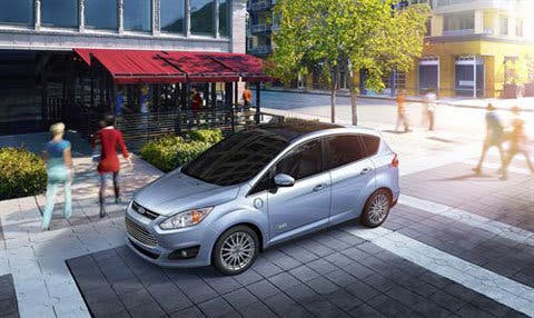 Ford dispara un 375% sus ventas de coches híbridos