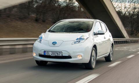 Las ventas de coches eléctricos se situaron en 328 unidades hasta junio