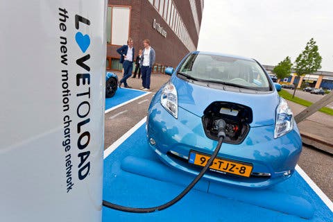 Japón desarrollará infraestructura de recarga para el coche eléctrico