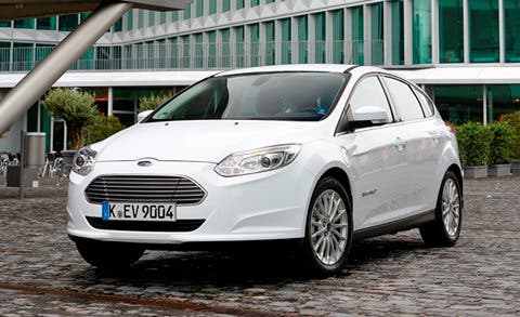 Ford venderá tres coches electrificados en 2014