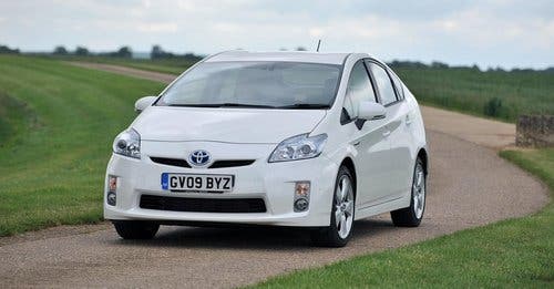 toyota-prius-green