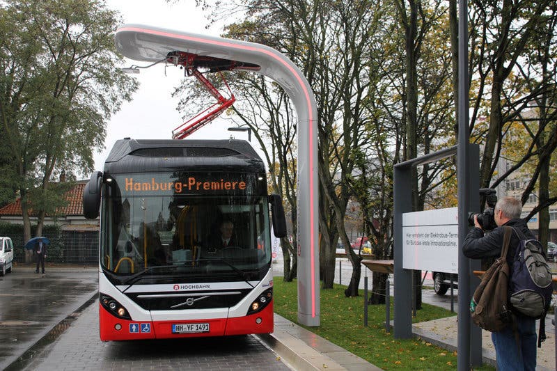 Primer autobús híbrido enchufable comercial de Volvo