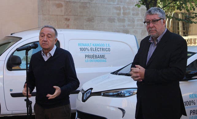 El Ayuntamiento de Cornellà ha incorporado tres nuevos vehículos eléctricos a su flota municipal
