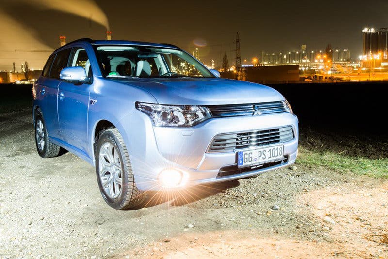 Mitsubishi Outlander PHEV con sistema V2H (Vehicle to Home)