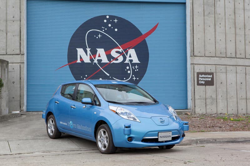 NASA y Nissan desarrollarán coches autónomos