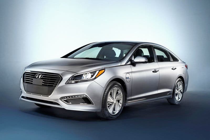 Hyundai desvela su primer híbrido enchufable, el Sonata Plug-in Híbrido