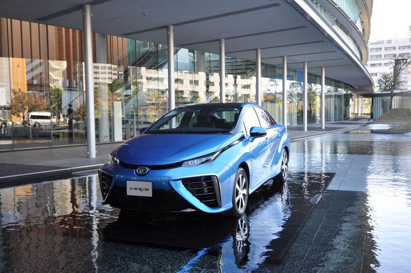 Toyota Mirai recibe 1.500 pedidos