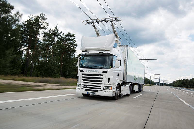 Scania G 360 4x2 with pantograph, electrically powered truck at the Siemens eHighway.
Gross Dölln, Germany
Photo: Dan Boman 2014