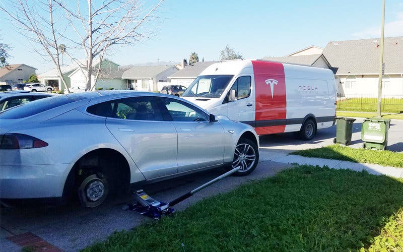 asistencia tesla