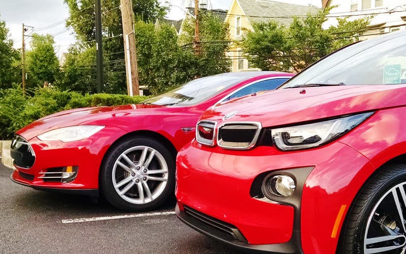 tesla-model-s-bmw-i3-rex-hibrido-vs-electrico-hye