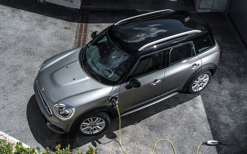 mini-countryman-hybrid01
