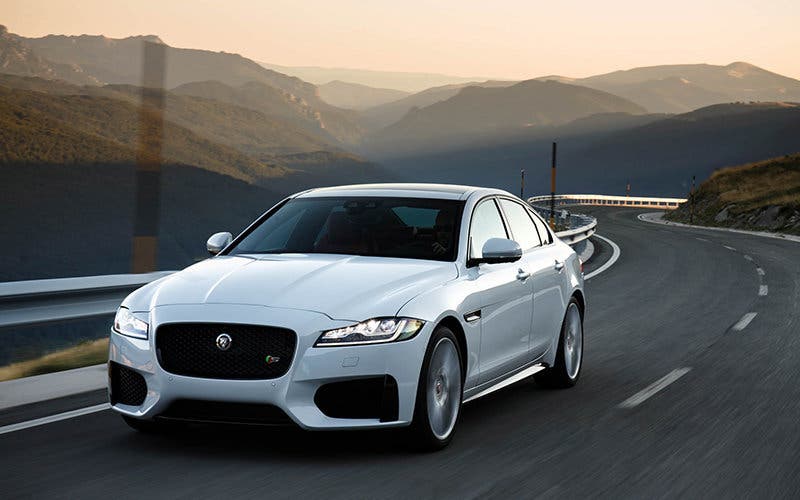 2018-Jaguar-XF-white-test-drive-front-view