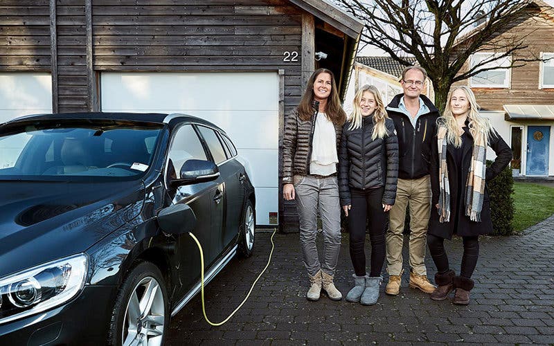 volvo-drive-me-self-driving-car-project_100588882_h