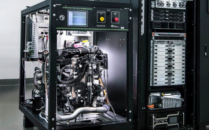 Daimler überträgt seine Fahrzeug-Brennstoffzellentechnologie auf stationäre Energieanlagen: Nachhaltige und unabhängige Energieversorgung für Datenzentren
Daimler transfers its automotive fuel cell technology to stationary power systems to demonstrate: Sustainable and independent energy supply for data center