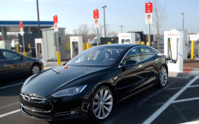 tesla-model-s-supercharger-station