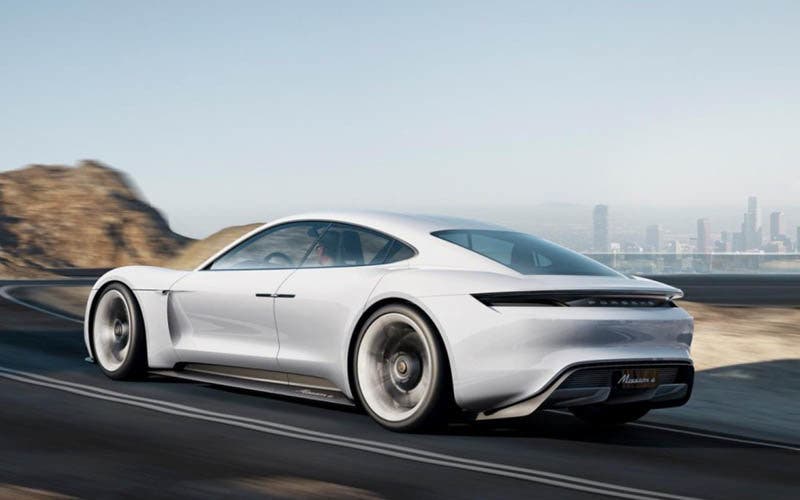 porsche-mission-e-driving-3-1024x577