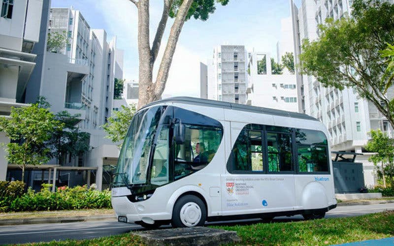 20180201-NTU-BlueSG-fast-charging-bus-35ivftwl76s38n2gkfcgzk