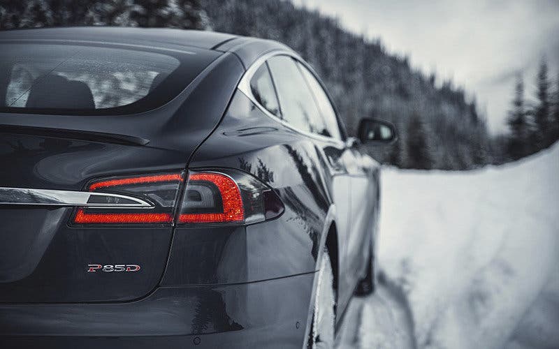 tesla-model-p85d-winter-2