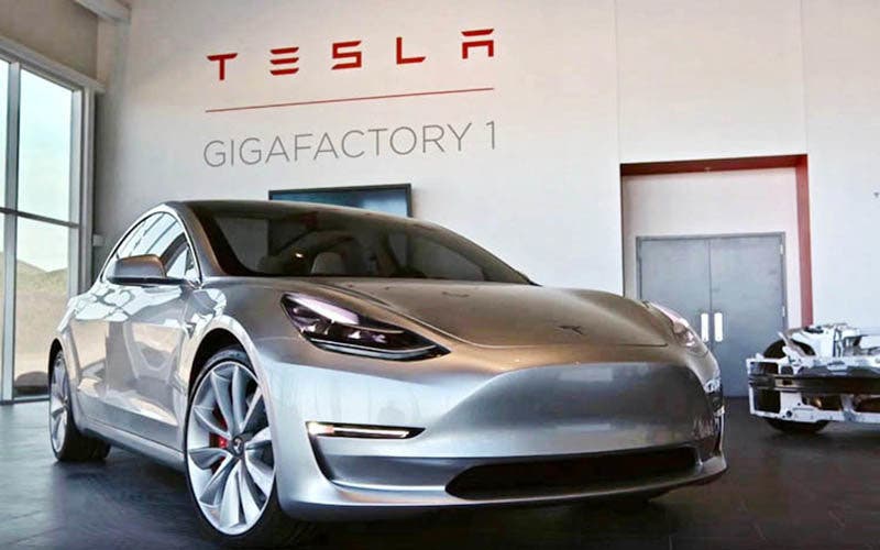 Gigafactory-silver-model-3