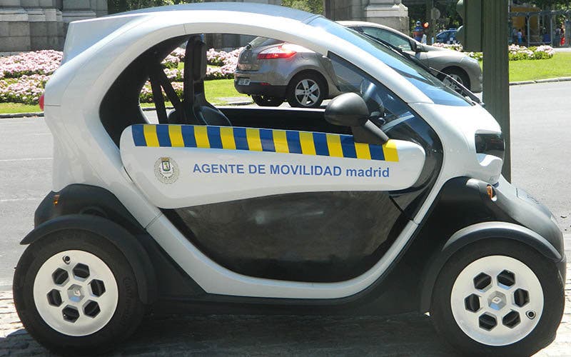 Madrid_Highway_Patrol_Renault_Twizy