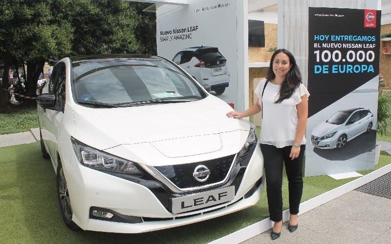 NISSAN-LEAF-100000