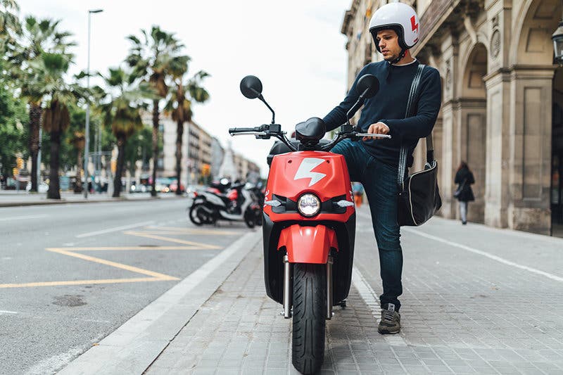 Wide shot scoot front 3