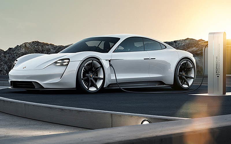 El Porsche Taycan saldrá a la venta en septiembre de 2019.