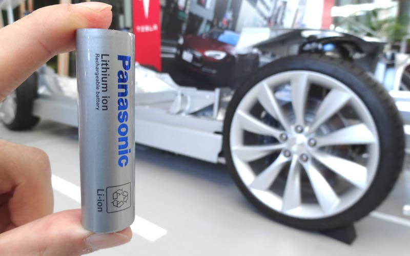 1026N-Panasonic-battery-and-Tesla-car