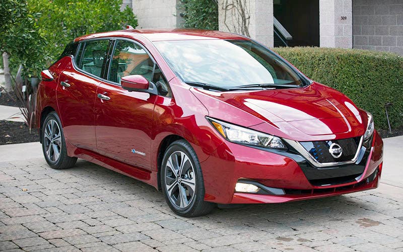 The all-new 2018 Nissan LEAF sets a new standard in the growing market for mainstream electric vehicles by offering customers greater range, advanced technologies and a dynamic new design.