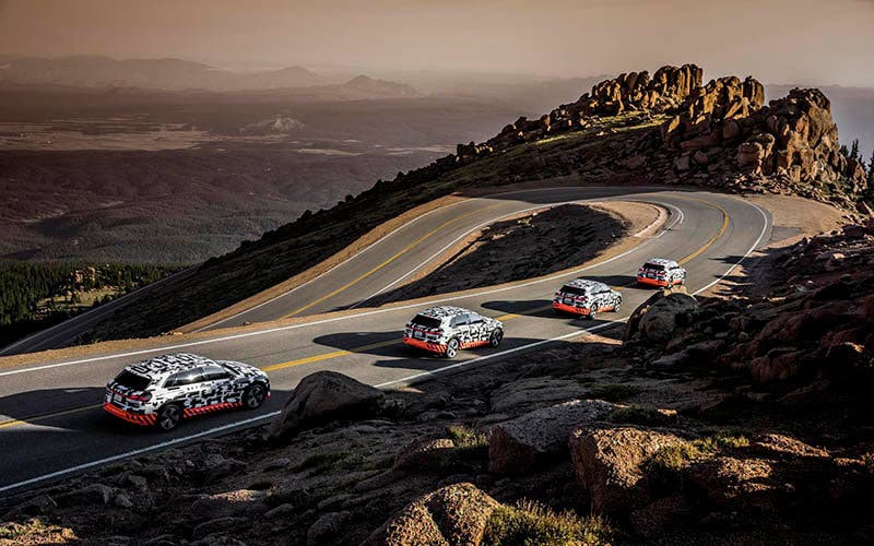 Las cuatro unidades del Audi e-tron Prototype en Peakes Peak
