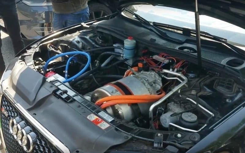 motor-tesla-audi-s5-b8