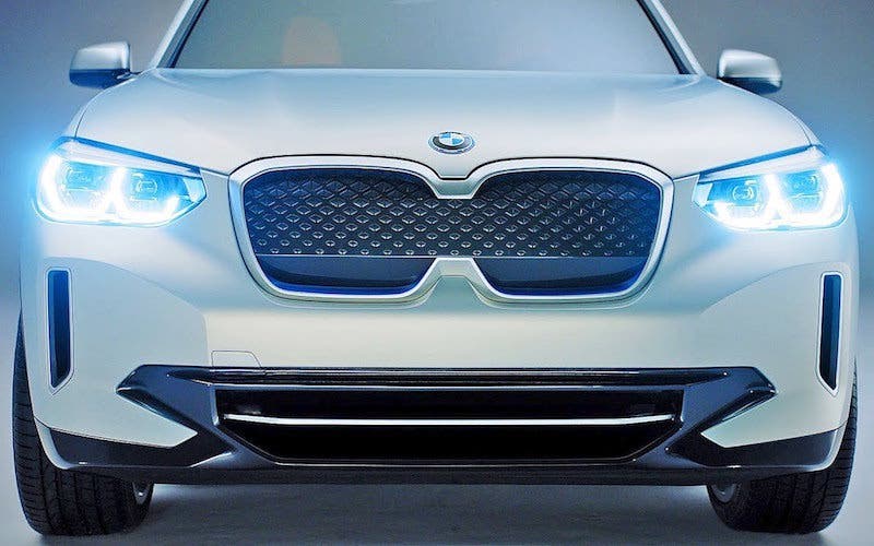 bmw-concept-ix3-parrilla