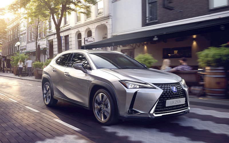 lexus-2018-ux-03