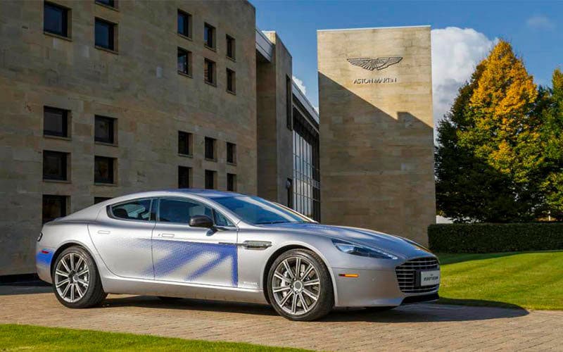 El Aston Martin RapidE con baterías de Williams Advanced Engineering