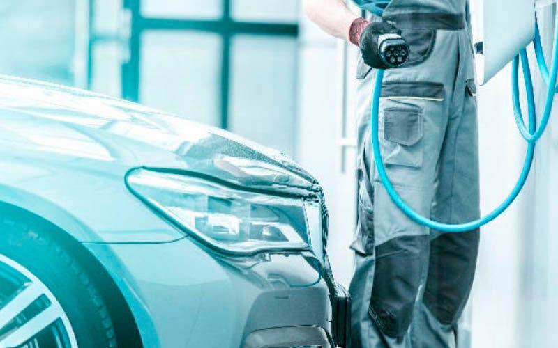 Cómo adaptar un taller a la llegada de los coches eléctricos