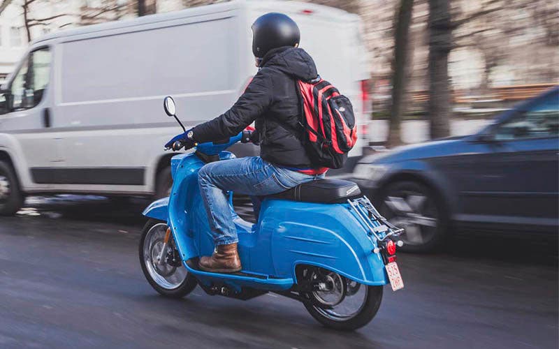 El Scooter eléctrico Schwalbe de Govecs debutará en Londres en 2019 como vehículo compartido