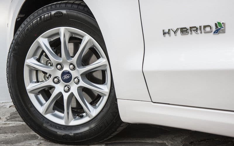 2015_ford_mondeo_hybrid_9_1600x1200